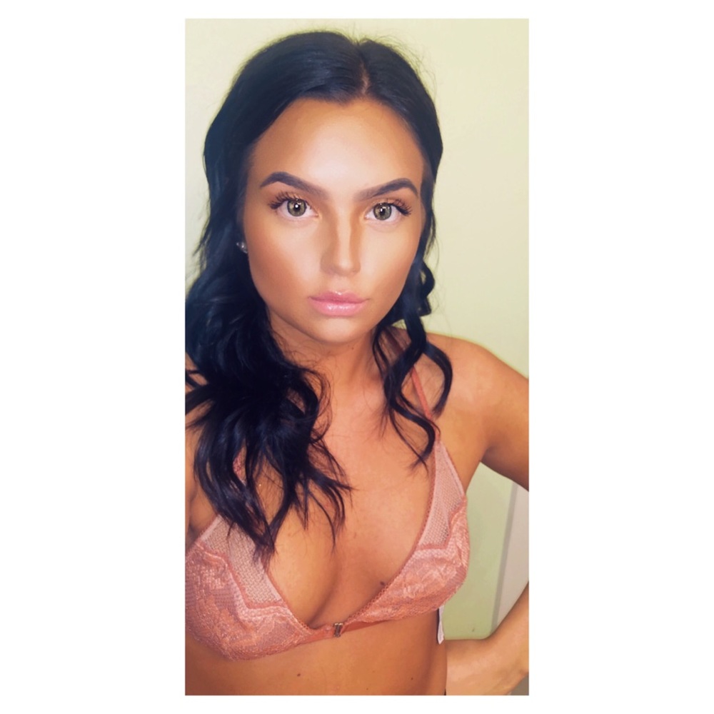 Meet your Posher, Kelsy